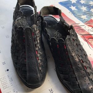 necker antistress shoes